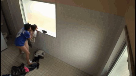 公衆トイレで女子校生を待ち伏せする連続レイプ犯から押収した動画